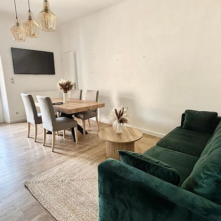 Appartement Eygalieres Avec Petit Jardin Bagian luar foto