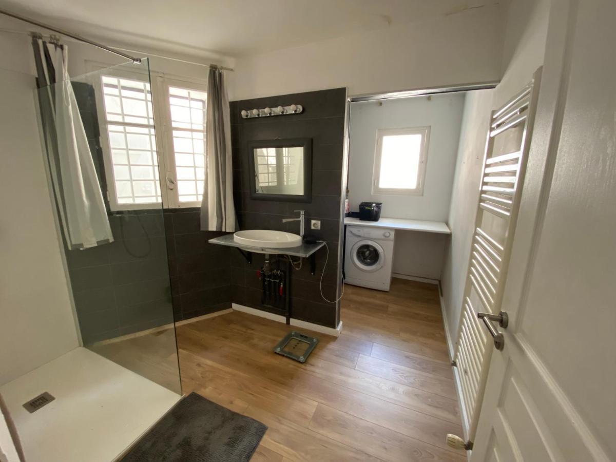 Appartement Eygalieres Avec Petit Jardin Bagian luar foto